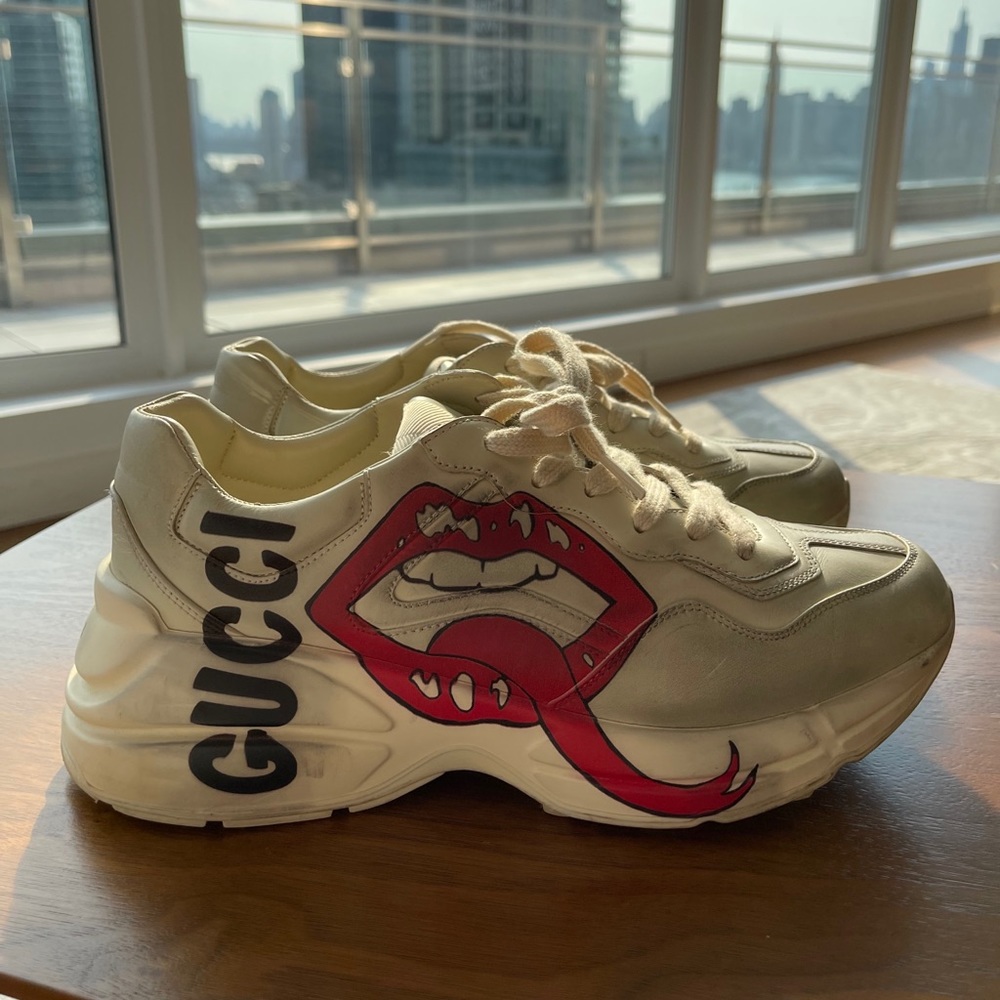 Gucci Men's Rhyton sneaker with mouth print